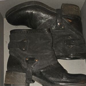 Gently Worn Vera Wang Black Leather & Suede Ankle Boots